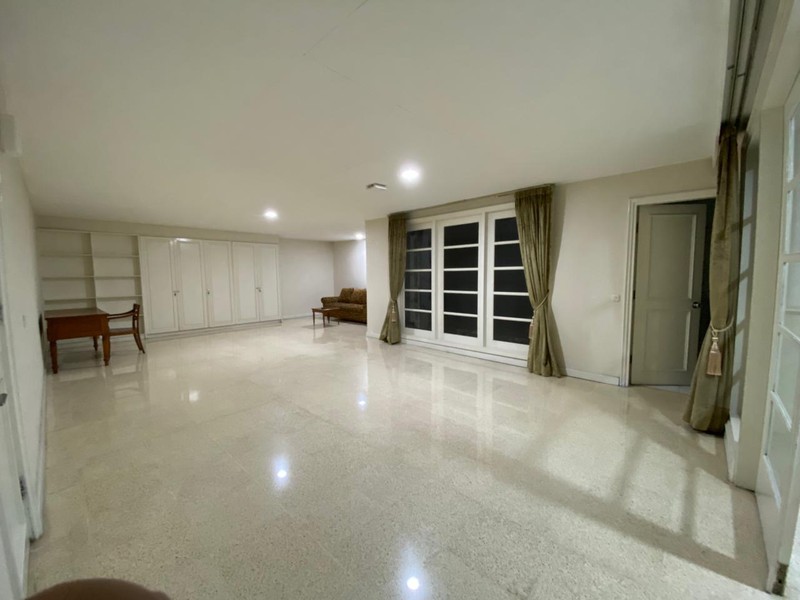 Rumah Siap Huni Di Kebayoran Lama, Jakarta Selatan