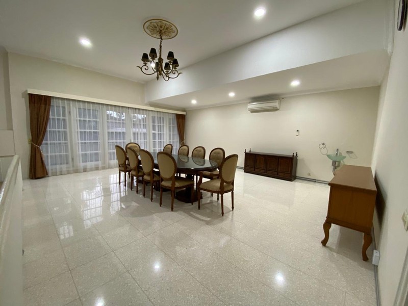 Rumah Siap Huni Di Kebayoran Lama, Jakarta Selatan