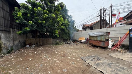 Tanah Besar di Radio Palasari