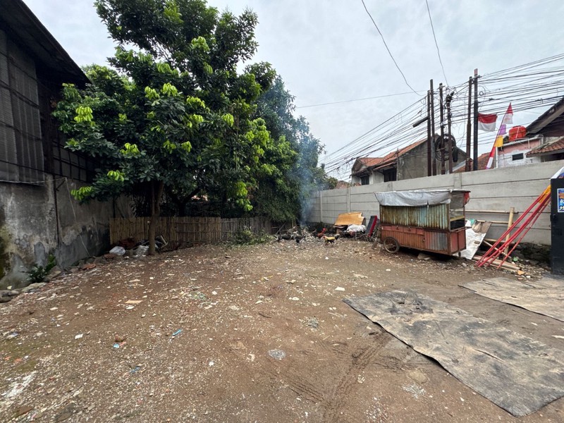 Tanah Besar di Radio Palasari