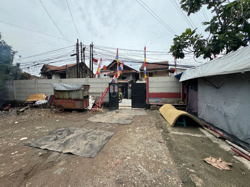 Tanah Besar di Radio Palasari