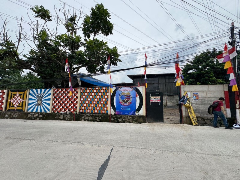 Tanah Besar di Radio Palasari