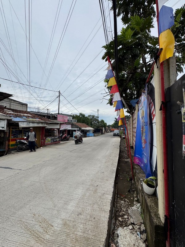 Tanah Besar di Radio Palasari