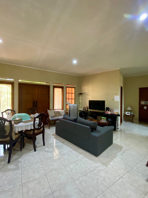 dijual rumah asri 2 lantai d jalan utama bali view