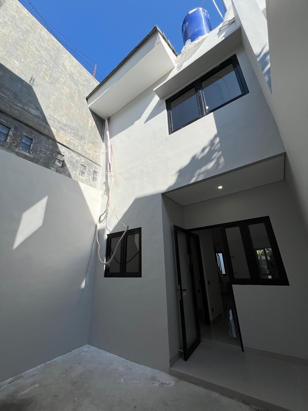 Dijual Rumah Manukan Surabaya Barat - Baru Gress 2 Lantai Siap Huni  