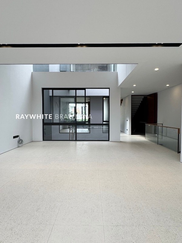 Brand New House Modern Area Kemang Dalam