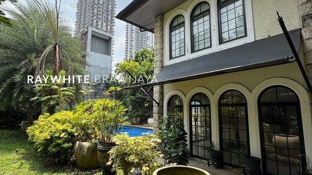 Rumah Mewah Furnished Lingkungan Tenang Area Kemang Ampera