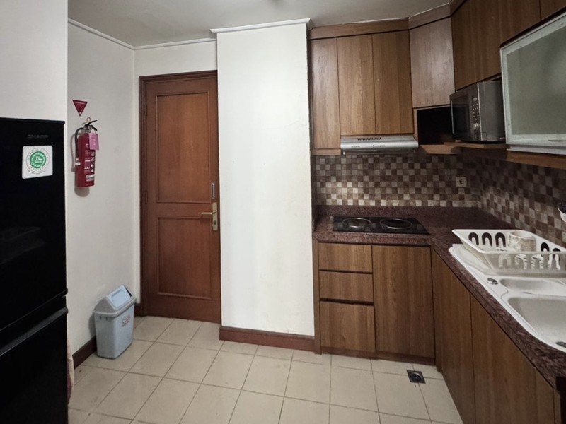 Dijual Apartemen Casablanca 2 BR Lantai 6 Furnished dengan View Pool, Dekat Mall Kota Kasablanka