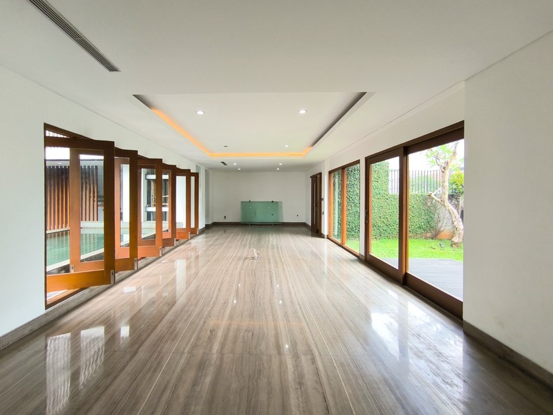 Rumah Mewah dengan kolam renang ,dekat Mall Pondok Indah,Golf Diving rang dan club house Rumah di Pondok Indah