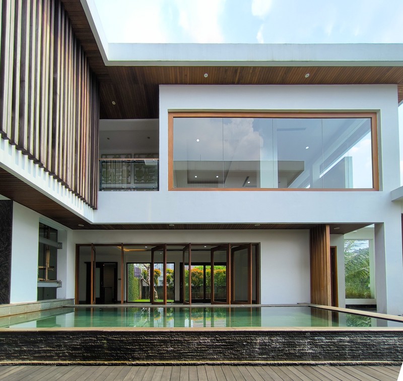 Rumah Mewah dengan kolam renang ,dekat Mall Pondok Indah,Golf Diving rang dan club house Rumah di Pondok Indah