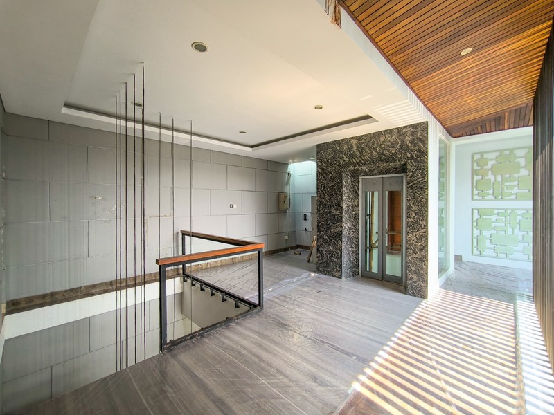 Rumah Mewah dengan kolam renang ,dekat Mall Pondok Indah,Golf Diving rang dan club house Rumah di Pondok Indah