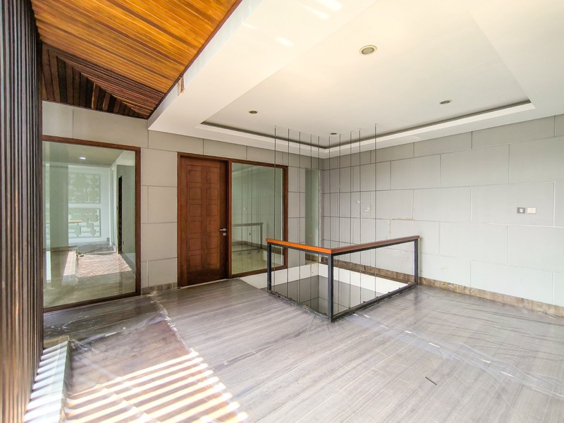 Rumah Mewah dengan kolam renang ,dekat Mall Pondok Indah,Golf Diving rang dan club house Rumah di Pondok Indah