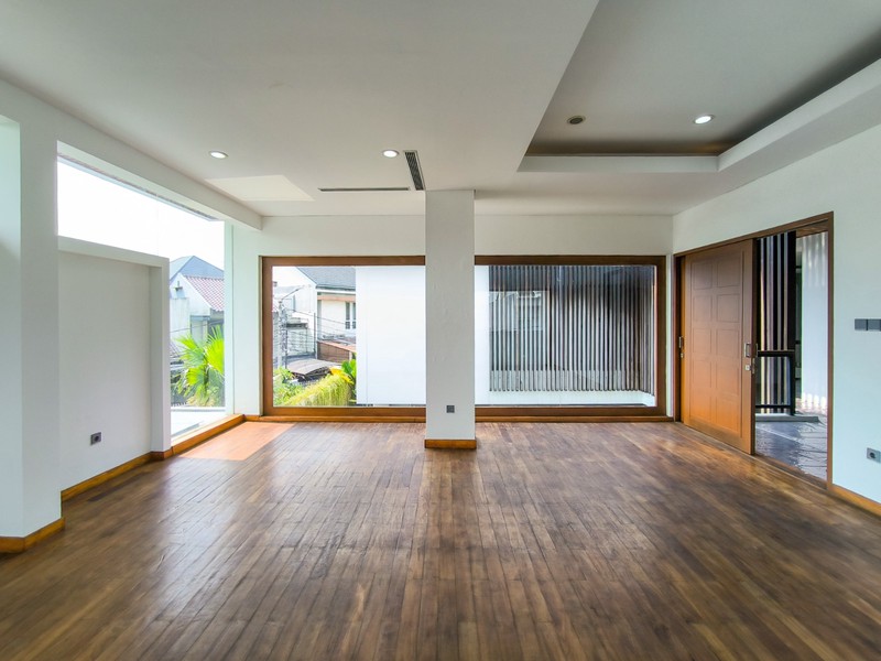 Rumah Mewah dengan kolam renang ,dekat Mall Pondok Indah,Golf Diving rang dan club house Rumah di Pondok Indah