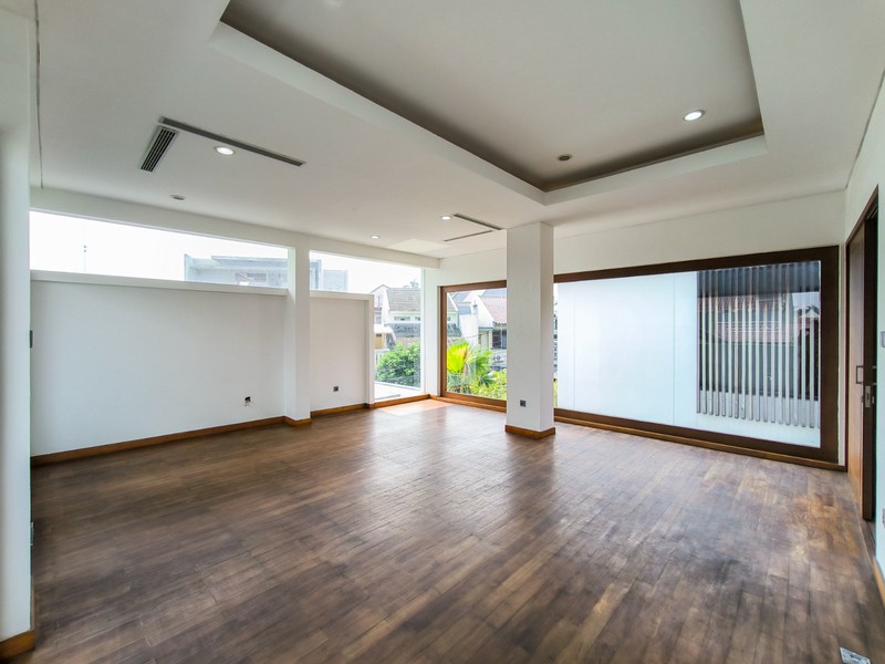 Rumah Mewah dengan kolam renang ,dekat Mall Pondok Indah,Golf Diving rang dan club house Rumah di Pondok Indah