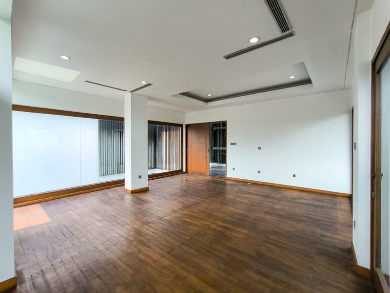 Rumah Mewah dengan kolam renang ,dekat Mall Pondok Indah,Golf Diving rang dan club house Rumah di Pondok Indah