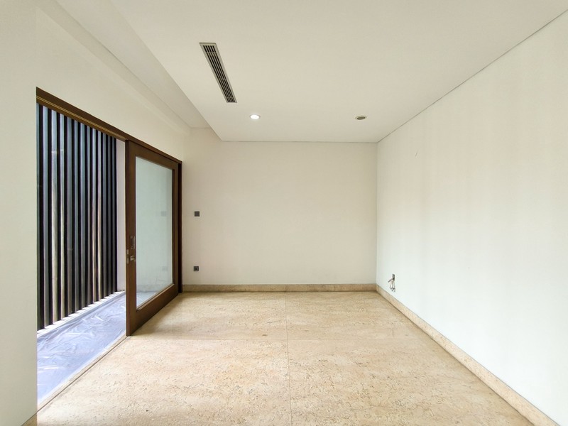 Rumah Mewah dengan kolam renang ,dekat Mall Pondok Indah,Golf Diving rang dan club house Rumah di Pondok Indah