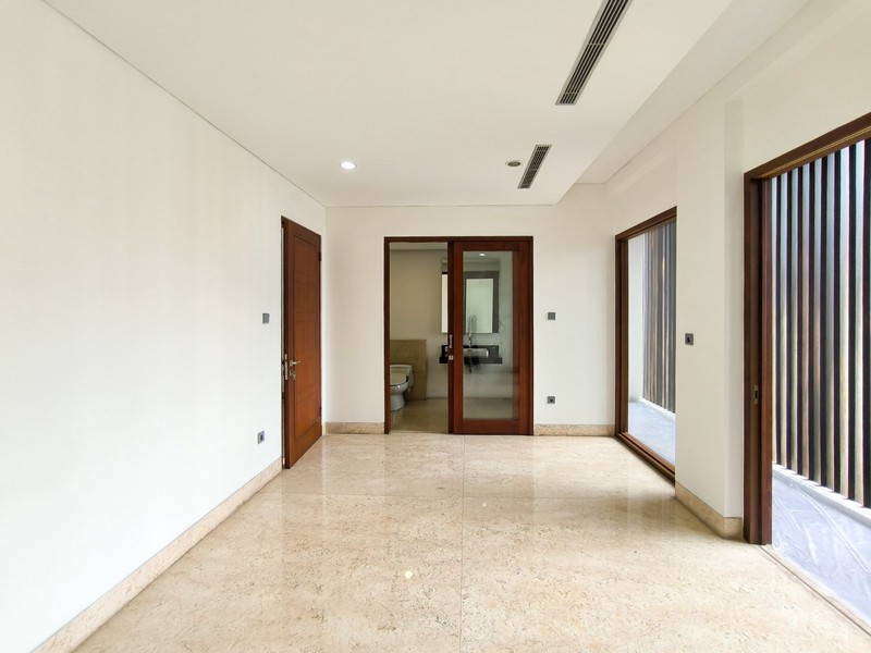 Rumah Mewah dengan kolam renang ,dekat Mall Pondok Indah,Golf Diving rang dan club house Rumah di Pondok Indah