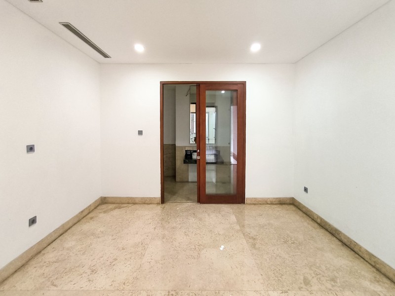 Rumah Mewah dengan kolam renang ,dekat Mall Pondok Indah,Golf Diving rang dan club house Rumah di Pondok Indah