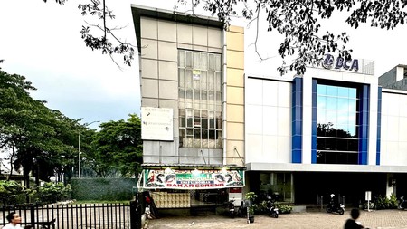 Ruko Hoek 3 Lantai Depan Jalan Utama Beryl Graha Raya Bintaro - Lokasi Ramai, Parkir Luas, Strategis di Tengah Bintaro BSD