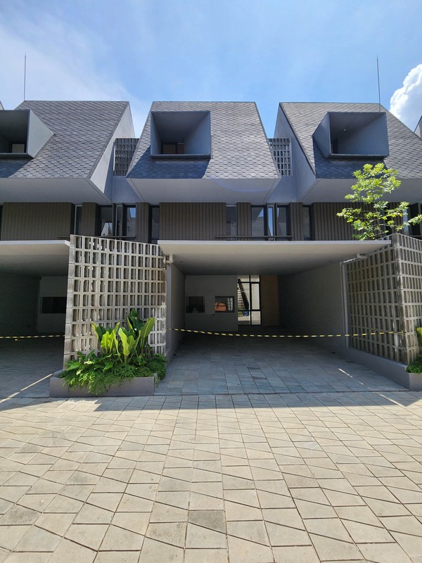 Rumah Brand New, dalam Cluster di Pondok Labu dekat dg pasar tradisional dan UPN...