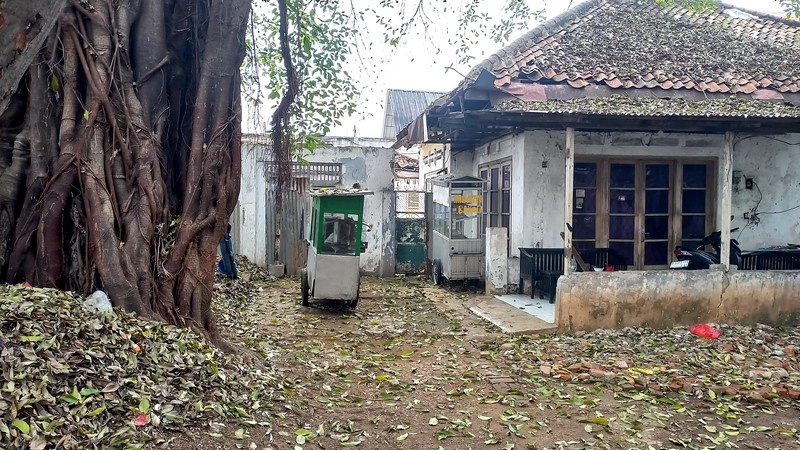 Dijual Rumah Tua Hitung Tanah Comersial Jakarta