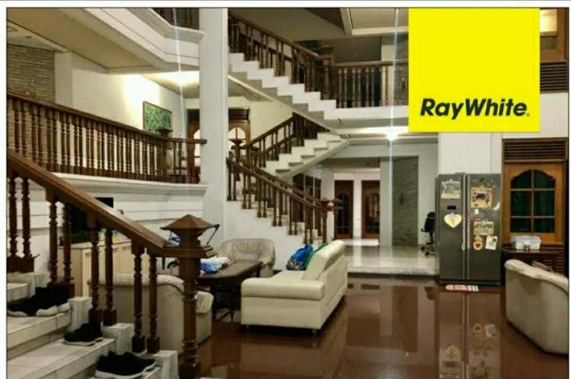 MURAH LUAS 959 m2 Rumah Raya Darmo Di Surabaya Pusat Kota Komersial Area Cocok Buat Segala Usaha , Kantor, Bank Resto , Cafe Spesial Plus Kolam Renang Private Pool - Parkiran Mobil Luas  - NOL jalan R