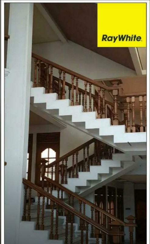 MURAH LUAS 959 m2 Rumah Raya Darmo Di Surabaya Pusat Kota Komersial Area Cocok Buat Segala Usaha , Kantor, Bank Resto , Cafe Spesial Plus Kolam Renang Private Pool - Parkiran Mobil Luas  - NOL jalan R
