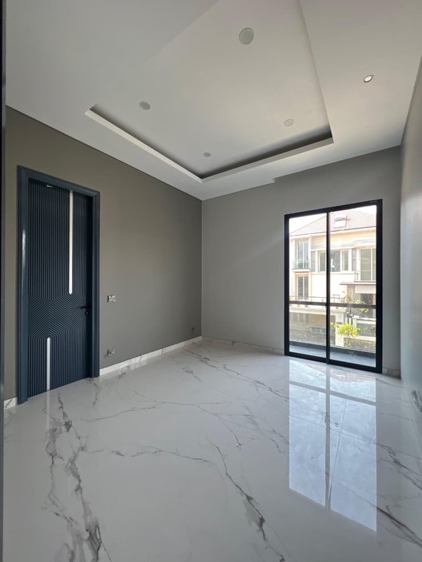 DIJUAL RUMAH BARU GRESS HIGH SPEC COZY HOME 3 LANTAI SUPER LUX CITRALAND SURABAYA