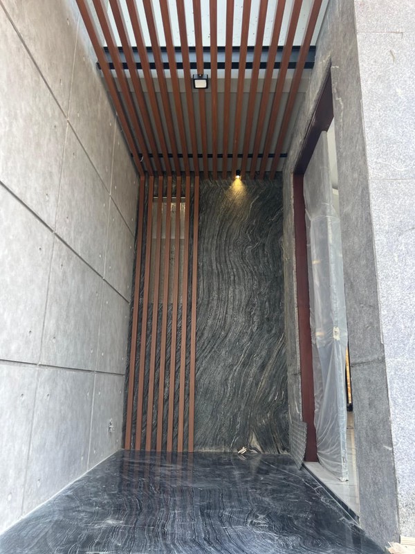 DIJUAL RUMAH BARU GRESS HIGH SPEC COZY HOME 3 LANTAI SUPER LUX CITRALAND SURABAYA