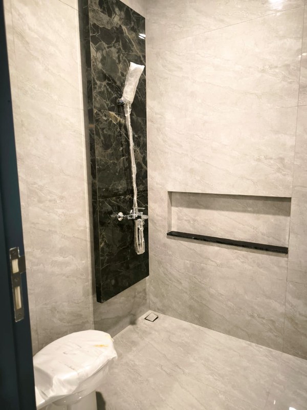 DIJUAL RUMAH BARU GRESS HIGH SPEC COZY HOME 3 LANTAI SUPER LUX CITRALAND SURABAYA