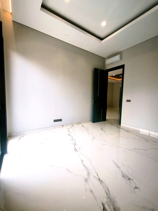 DIJUAL RUMAH BARU GRESS HIGH SPEC COZY HOME 3 LANTAI SUPER LUX CITRALAND SURABAYA