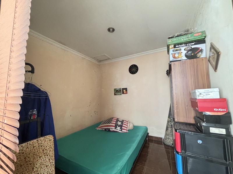 Rumah Villa Hadap Taman di  Legenda Wisata 