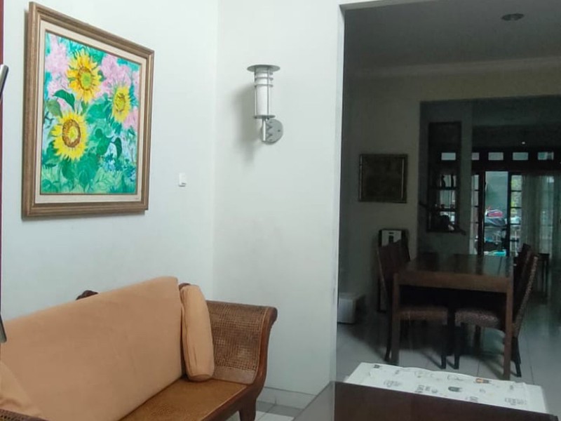 Rumah 2 Lantai Lokasi Strategis di Gandaria Cilandak Jaksel