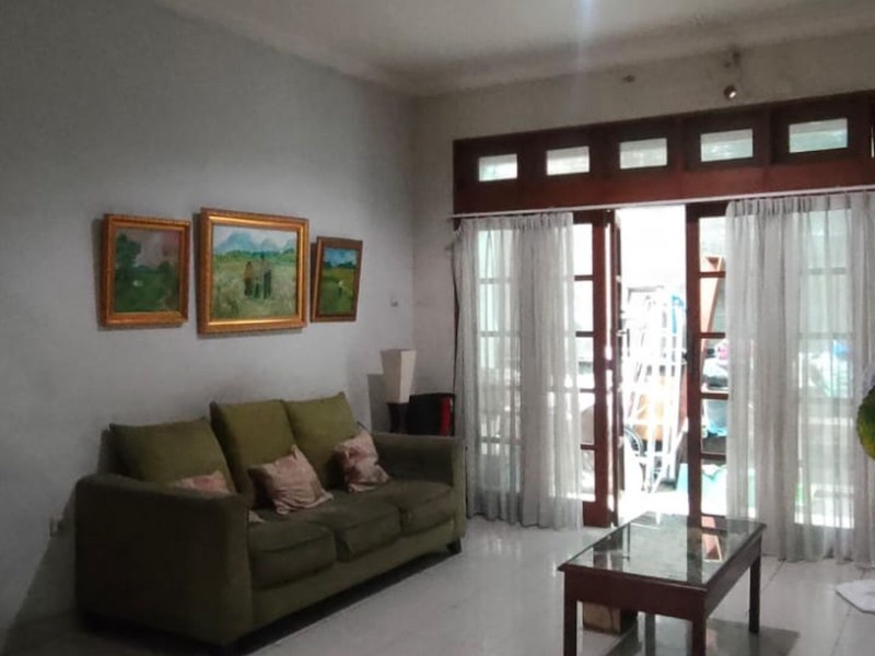 Rumah 2 Lantai Lokasi Strategis di Gandaria Cilandak Jaksel