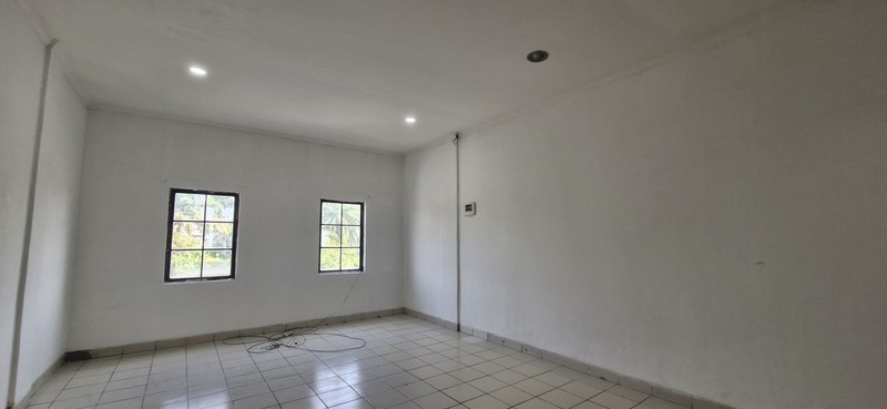 Ruko Rapi 2 Lantai Hadap Boulevard Kota Wisata