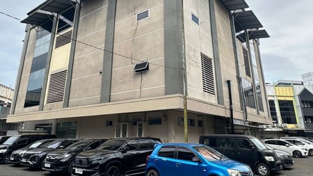 Dijual / Disewakan Gedung Surabaya Barat - 4 Jejer Ruko Satelite Town Square - Raya Sukomanunggal Jaya - Sukomanunggal - Ada Lift - Parkiran Mobil Luas - Komersial Area Cocok Buat Segala Usaha