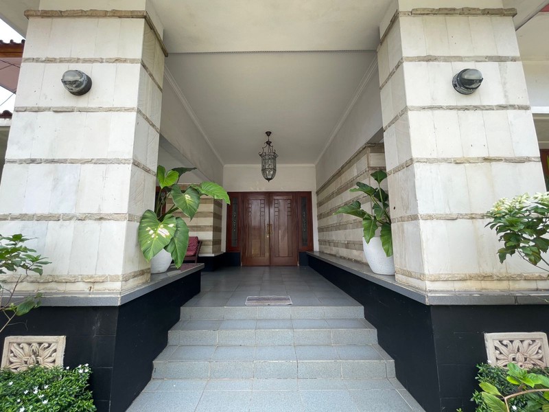  Dijual Rumah Mewah Siap Huni di Jalan Bango Pondok Labu