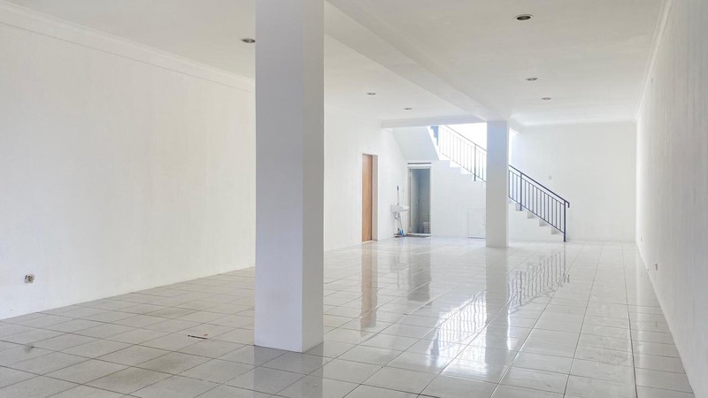 Ruko Disewa - Lokasi Strategis di Cinere