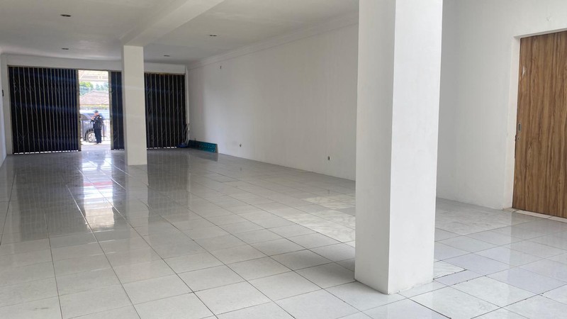 Ruko Disewa - Lokasi Strategis di Cinere