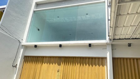 Ruko Disewa - Lokasi Strategis di Cinere