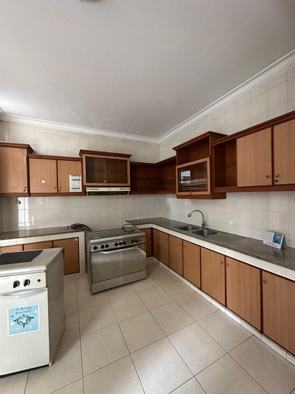 Dijual / Disewakan 700 m2 Rumah Taman Hunian Satelit - Sukomanunggal Surabaya Barat Plus Kolam Renang - Lantai MARMER - Garasi Carport Luas - Dekat Perumahan Chofa , Rs Mitra Keluarga