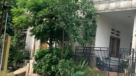 Rumah 2 Lantai Hoek di Duta Mekarsari Cilengsi