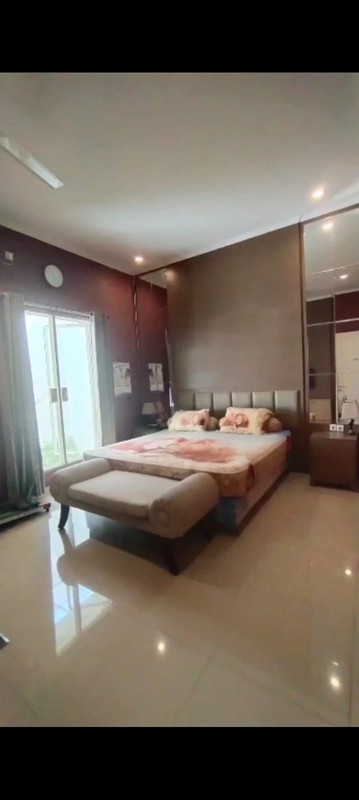 Dijual Rumah Araya 2 Galaxy Bumi Permai Surabaya Timur - Row Jalan LEBAR 3 Mobil - Siap Huni 