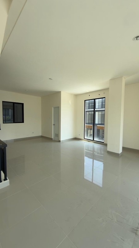 Flash Sale. Ruko mewah Hampton Avenue, Gading Serpong