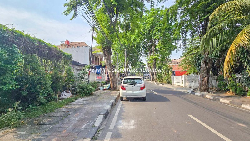 Rumah Strategis di Paseban Raya - Dekat Menteng, Hunian Nyaman di Pusat Jakarta