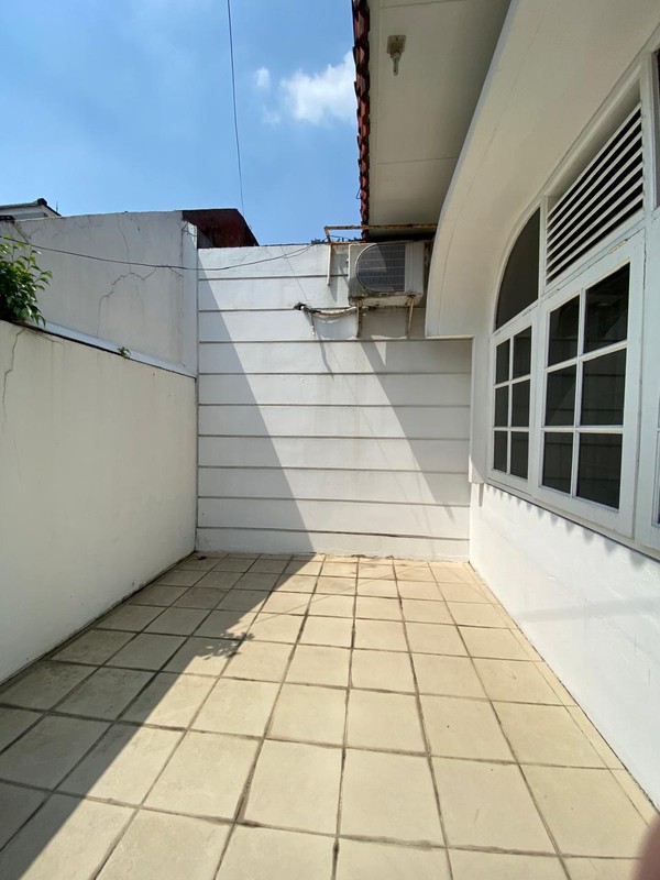 Rumah Hitung Tanah Area Cipete