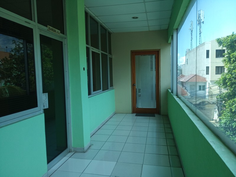 GEDUNG Di JAKARTA SELATAN , DEKAT  MENTENG - KUNINGAN - SUDIRMAN, COCOK UNTUK KAMPUS, RMH SAKIT