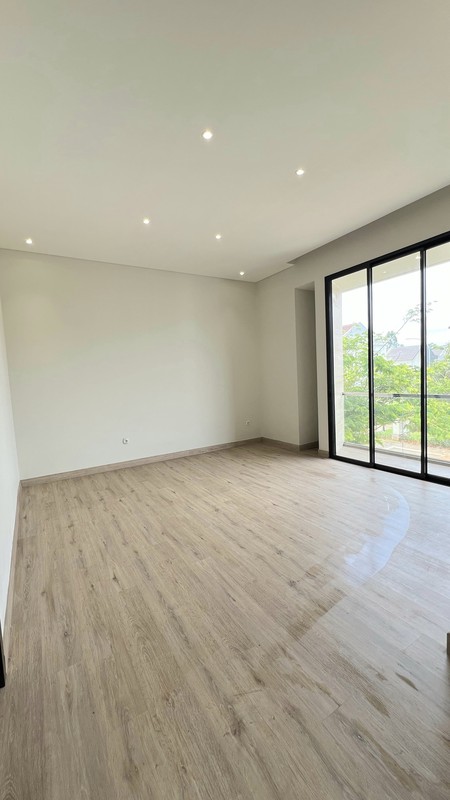 Dijual Rumah Baru Bangunan Mandiri  Vanya Park Azura BSD City, Cakep, Siap Huni