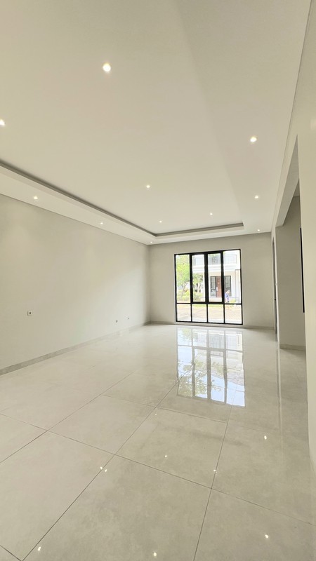 Dijual Rumah Baru Bangunan Mandiri  Vanya Park Azura BSD City, Cakep, Siap Huni