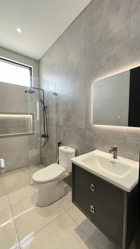 Dijual Rumah Baru Bangunan Mandiri  Vanya Park Azura BSD City, Cakep, Siap Huni